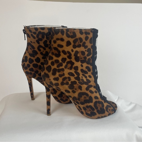 Stylish Leopard Print Heeled Boots - Picture 15 of 16